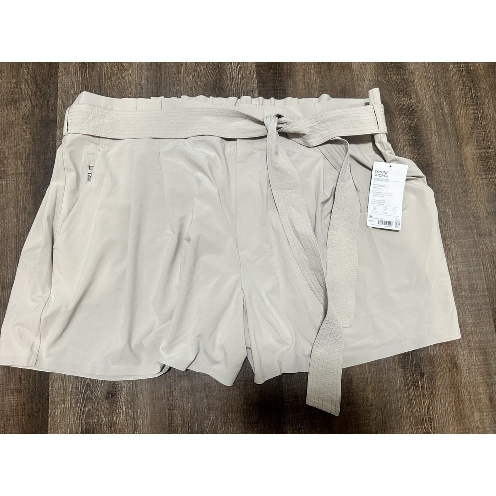 Athleta NWT SKYLINE SHORT II‎ Size 26